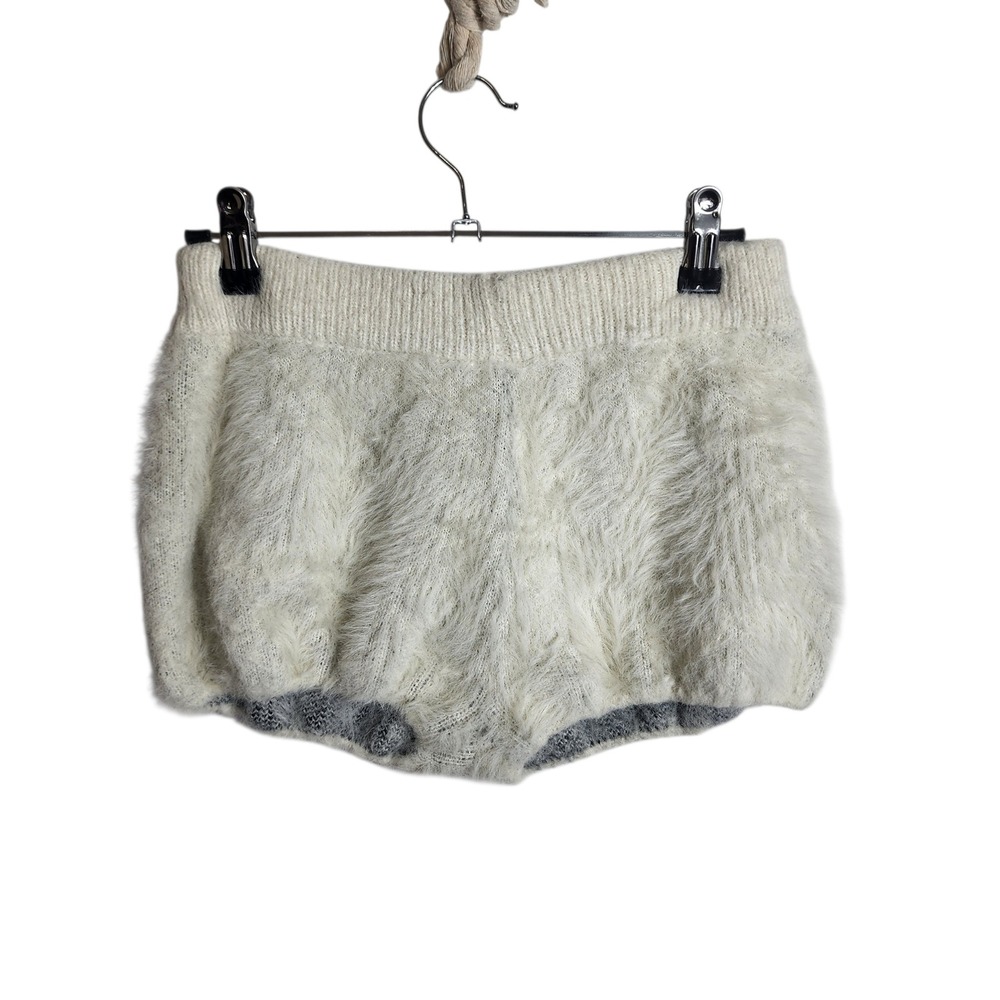 Sumwon Women Fuzzy Knit Shorts Cream White Black Graphic C11EQ1PMN Size M